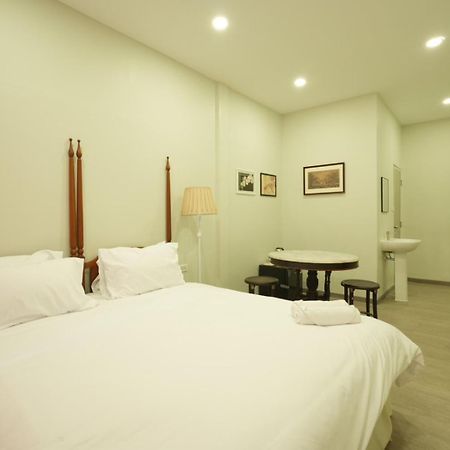 Hidden Dragon X Yaowarat Road Apartment Банкок Екстериор снимка