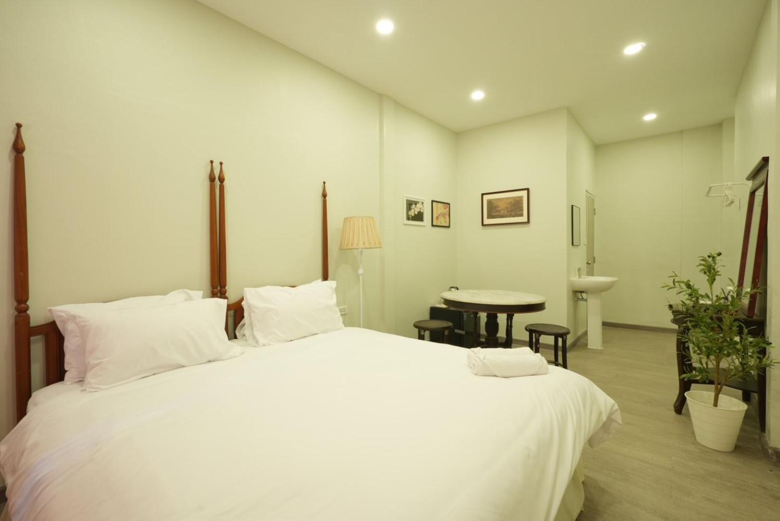 Hidden Dragon X Yaowarat Road Apartment Банкок Екстериор снимка