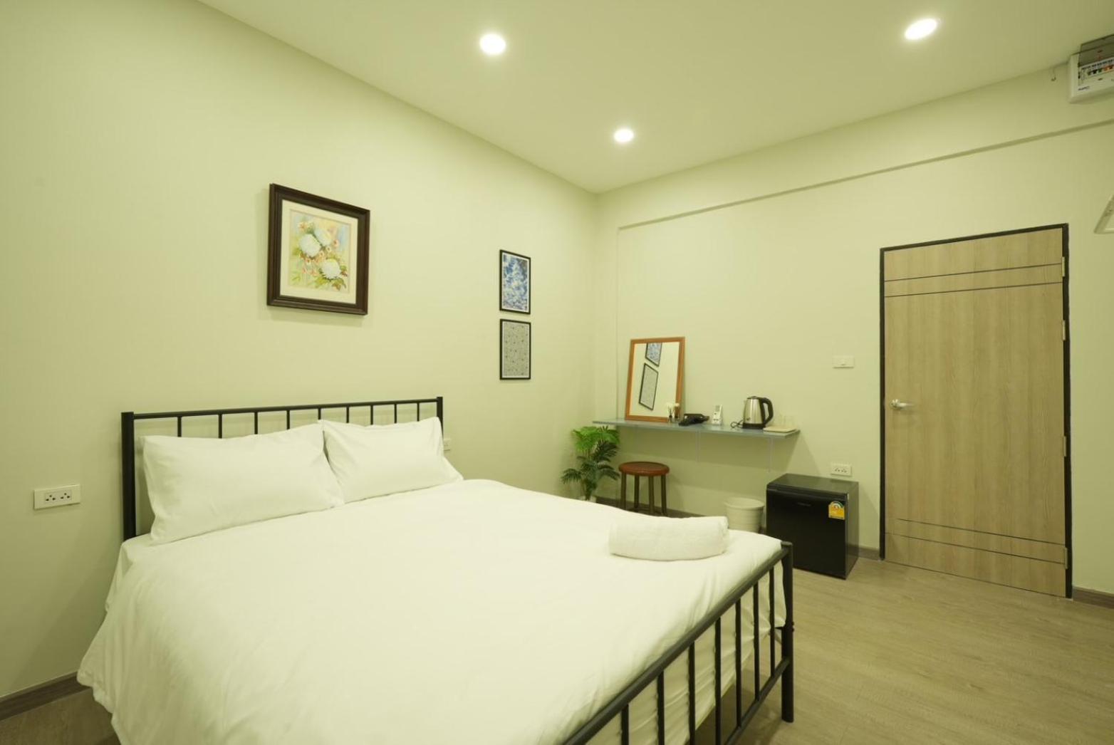 Hidden Dragon X Yaowarat Road Apartment Банкок Екстериор снимка