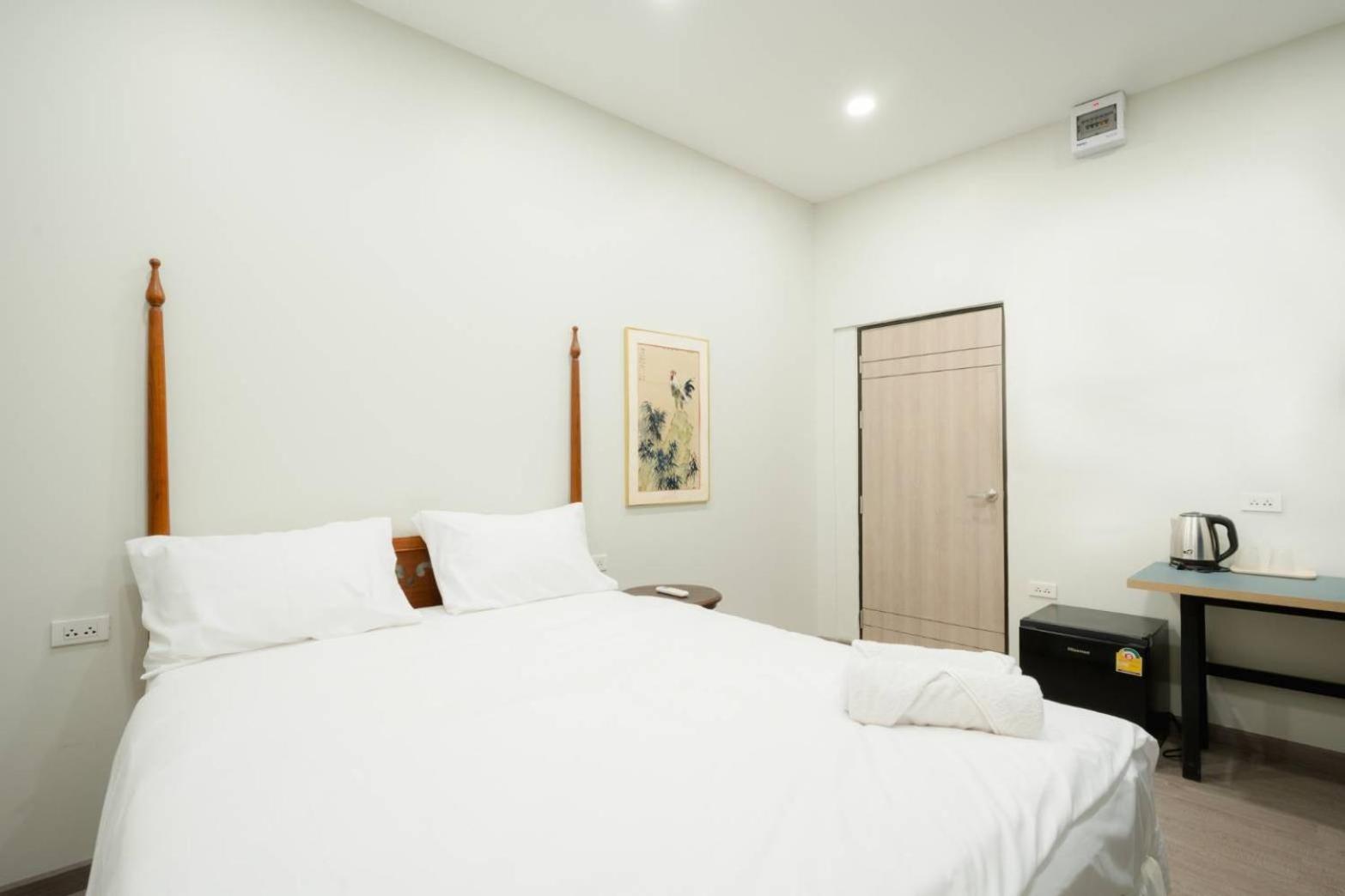 Hidden Dragon X Yaowarat Road Apartment Банкок Екстериор снимка