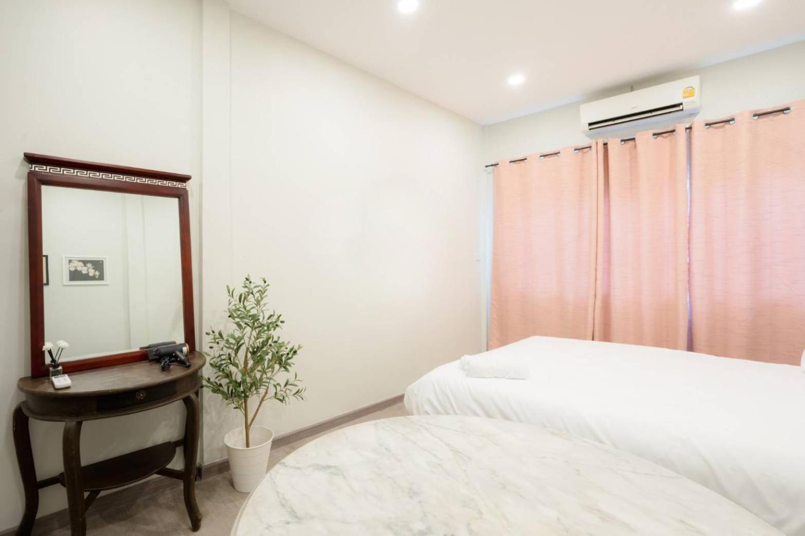 Hidden Dragon X Yaowarat Road Apartment Банкок Екстериор снимка